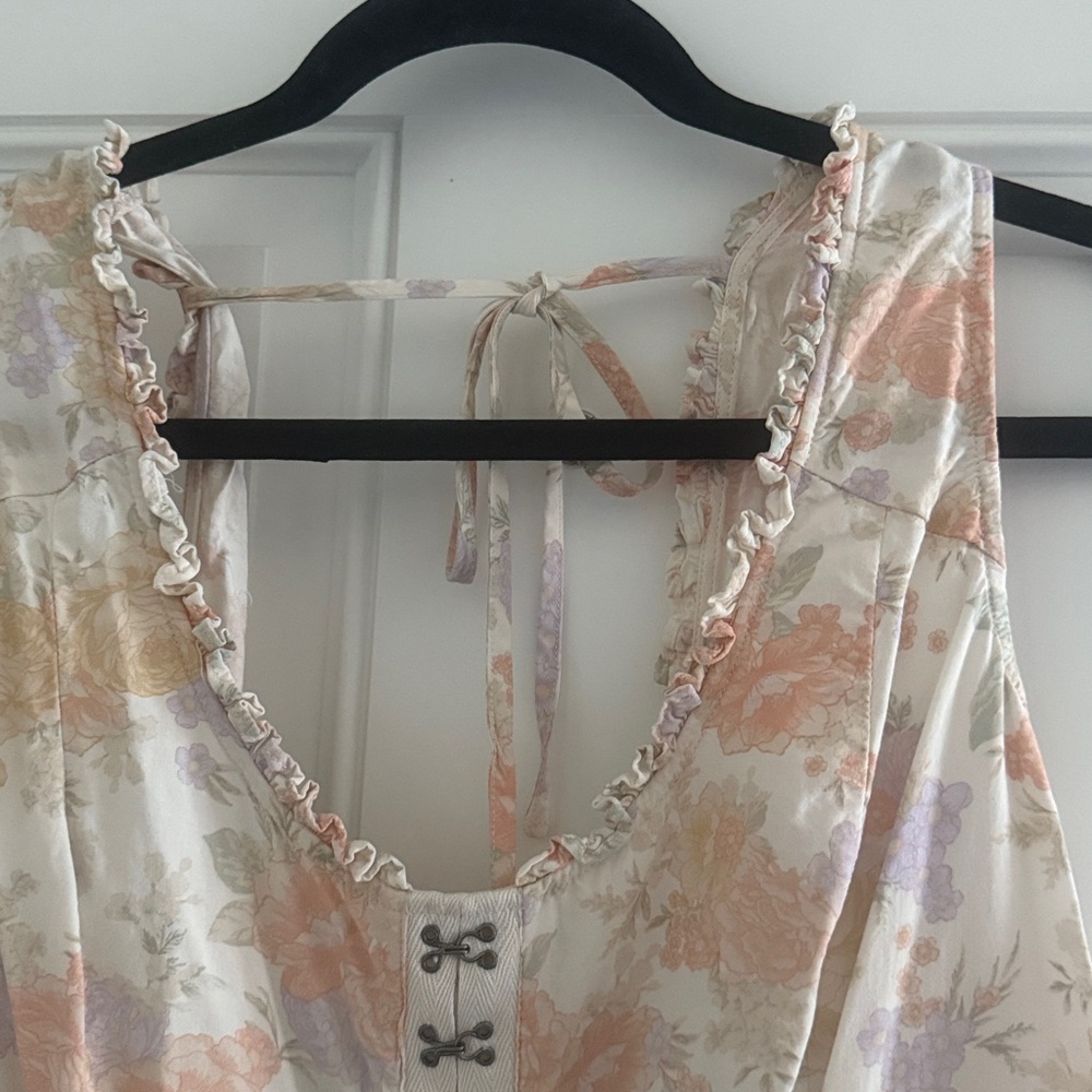 Torrid Floral Tie-Back Peplum Tank Top - Cream & Pastel - Picture 3 of 6